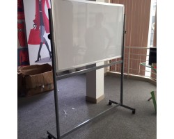 THANH LÝ BẢNG MICA 1M2